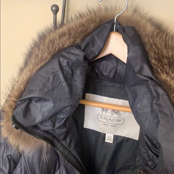 Coach down jacket with removable real fur collar - Picture 4 of 6